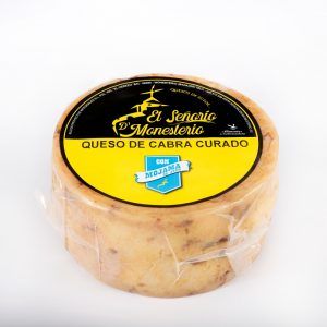 Queso de cabra curado con mojama de atún de almadraba