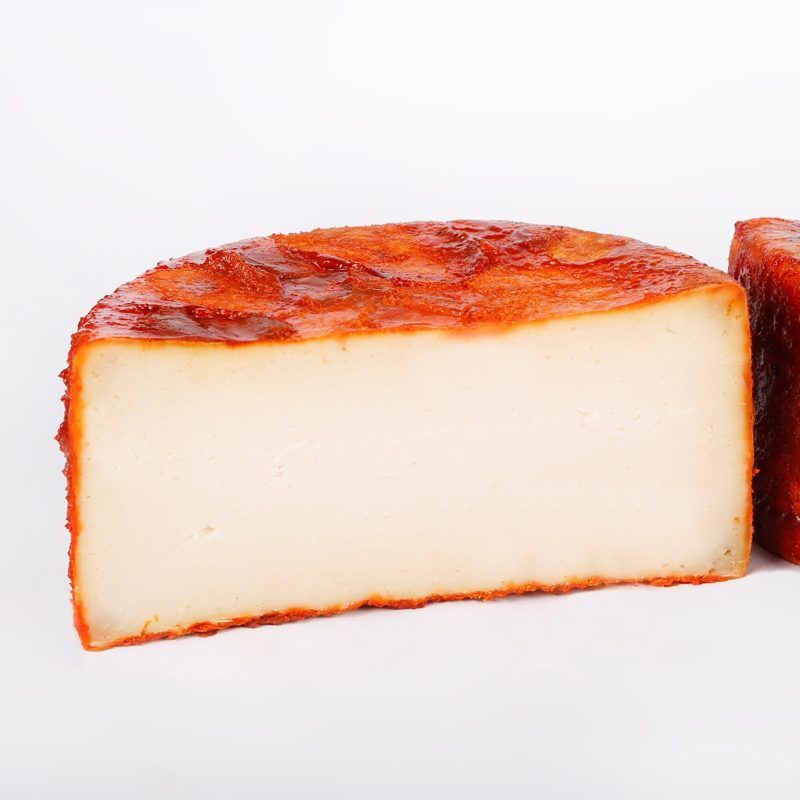 Queso de cabra semicurado con pimentón de la Vera picante